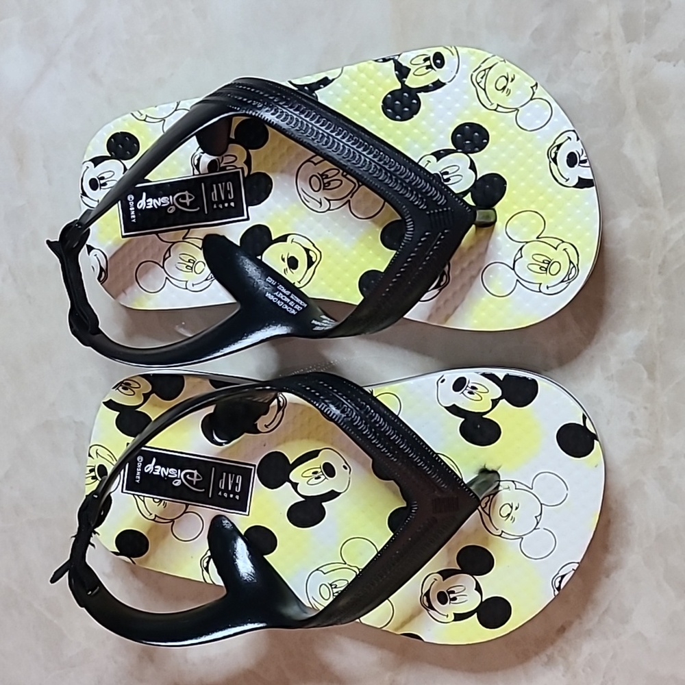 GAP Disney Mickey Mouse Flip Flops 5T/6T